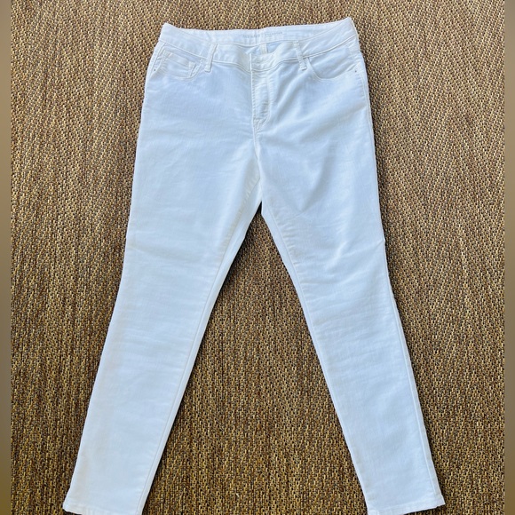 Old Navy Denim - Woman’s Old Navy Rockstar jeans 14R